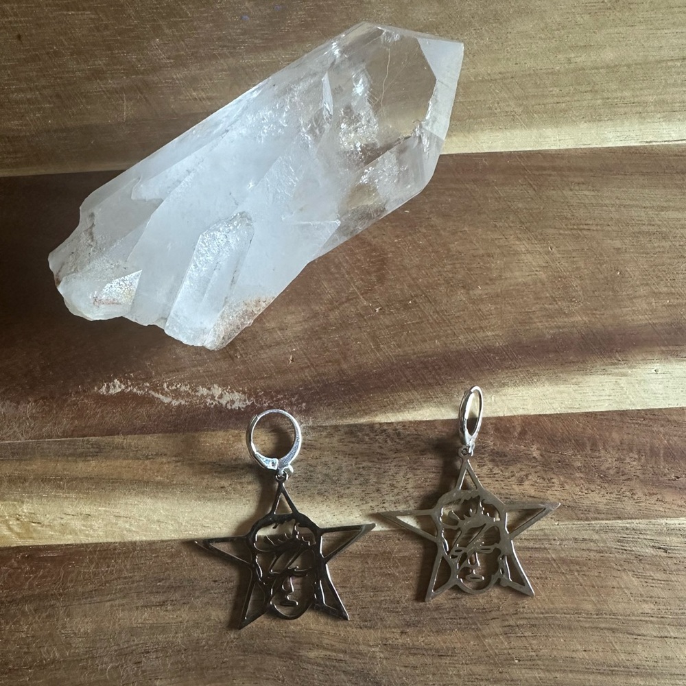 NWT David Bowie Ziggy Stardust silver colored earrings